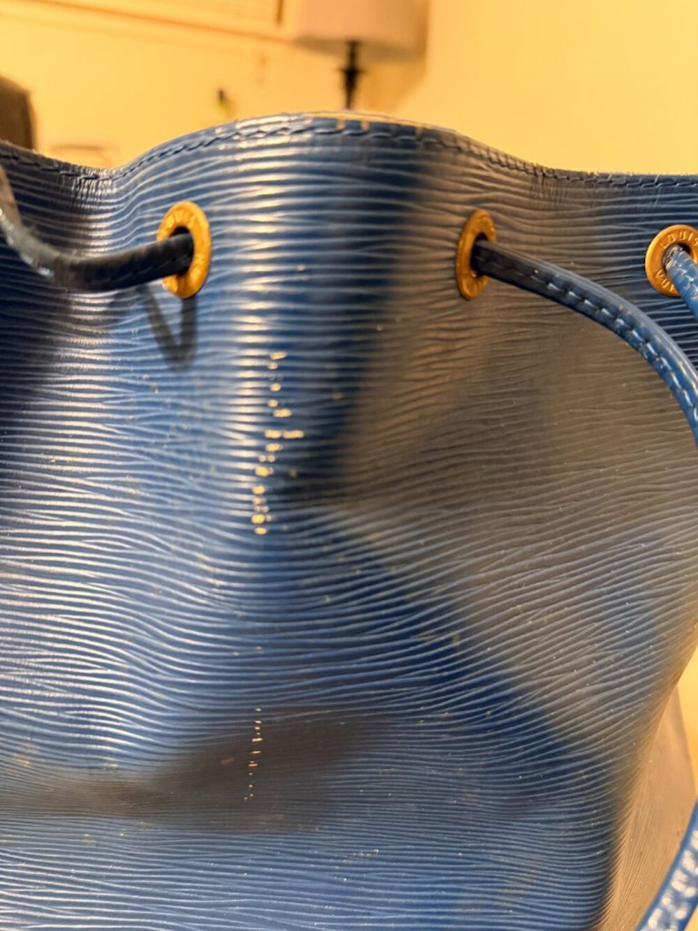 Louis Vuitton Neo Noe Epi Leather Drawstring Bag - Picture 4 of 14